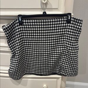Old Navy Black and White Pencil Mini Skirt